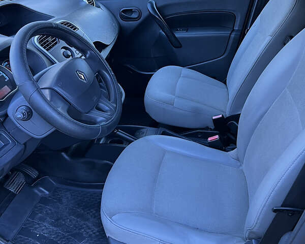 Желтый Рено Кенгу, объемом двигателя 0 л и пробегом 118 тыс. км за 5499 $, фото 7 на Automoto.ua