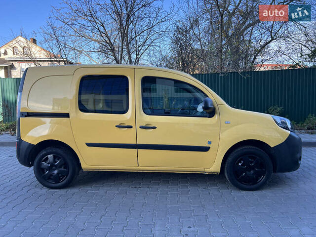 Желтый Рено Кенгу, объемом двигателя 0 л и пробегом 118 тыс. км за 5499 $, фото 11 на Automoto.ua