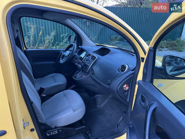 Желтый Рено Кенгу, объемом двигателя 0 л и пробегом 118 тыс. км за 5499 $, фото 9 на Automoto.ua