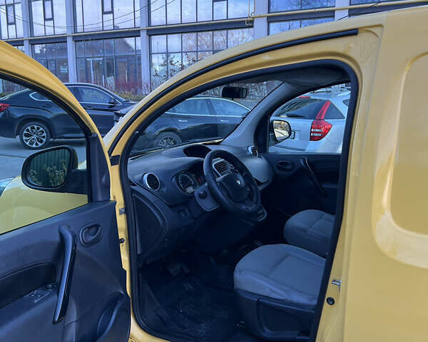 Желтый Рено Кенгу, объемом двигателя 0 л и пробегом 118 тыс. км за 5499 $, фото 8 на Automoto.ua