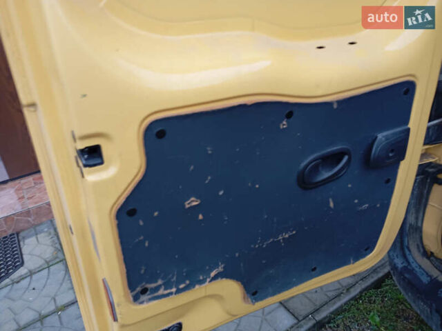 Желтый Рено Кенгу, объемом двигателя 0 л и пробегом 99 тыс. км за 8900 $, фото 28 на Automoto.ua