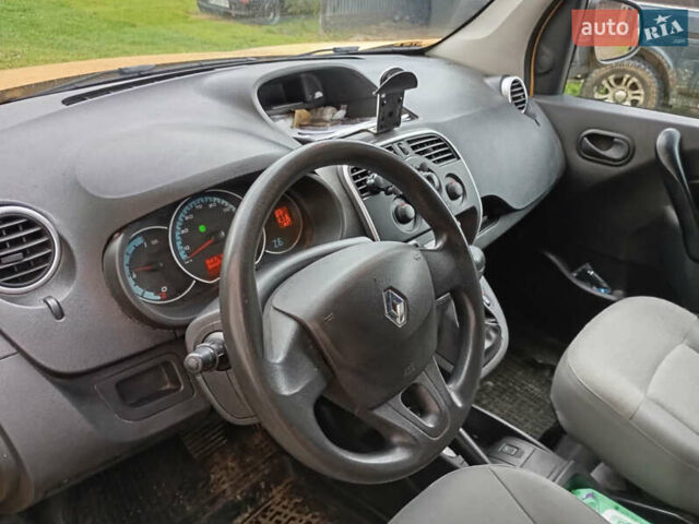Желтый Рено Кенгу, объемом двигателя 0 л и пробегом 99 тыс. км за 8900 $, фото 32 на Automoto.ua