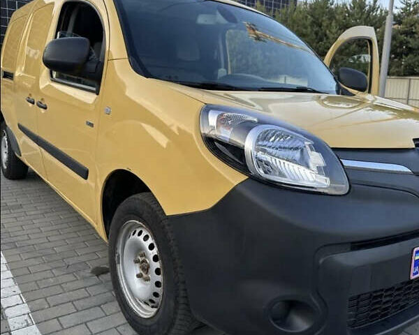 Желтый Рено Кенгу, объемом двигателя 0 л и пробегом 99 тыс. км за 8900 $, фото 16 на Automoto.ua