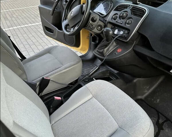 Желтый Рено Кенгу, объемом двигателя 0 л и пробегом 99 тыс. км за 8900 $, фото 20 на Automoto.ua