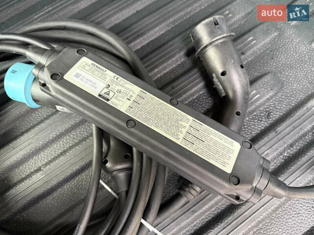 Желтый Рено Кенгу, объемом двигателя 0 л и пробегом 50 тыс. км за 10404 $, фото 33 на Automoto.ua