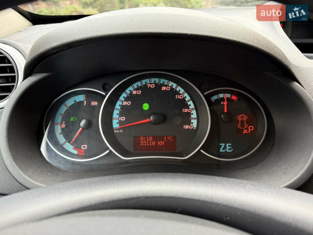 Желтый Рено Кенгу, объемом двигателя 0 л и пробегом 50 тыс. км за 10404 $, фото 23 на Automoto.ua