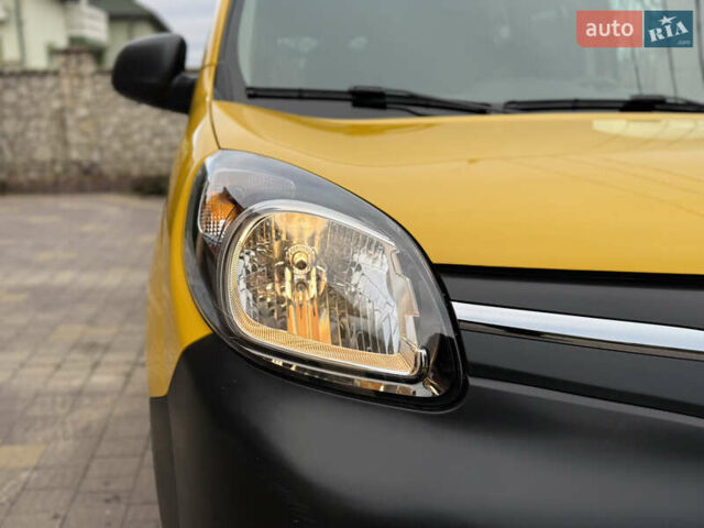 Желтый Рено Кенгу, объемом двигателя 0 л и пробегом 50 тыс. км за 10404 $, фото 11 на Automoto.ua