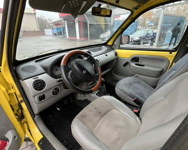 Желтый Рено Кенгу, объемом двигателя 1.87 л и пробегом 403 тыс. км за 3000 $, фото 6 на Automoto.ua