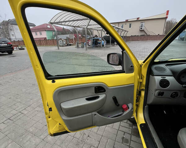 Желтый Рено Кенгу, объемом двигателя 1.87 л и пробегом 403 тыс. км за 3000 $, фото 7 на Automoto.ua