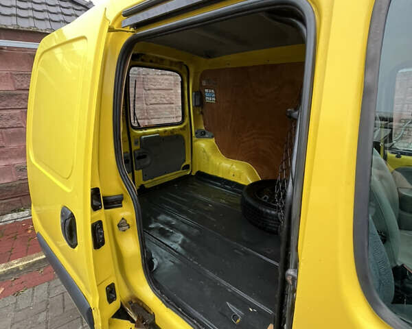 Желтый Рено Кенгу, объемом двигателя 1.87 л и пробегом 403 тыс. км за 3000 $, фото 12 на Automoto.ua