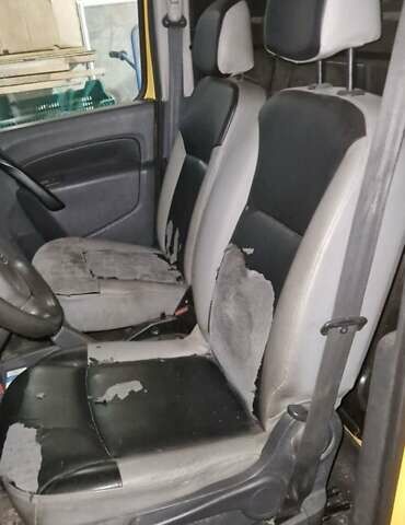 Желтый Рено Кенгу, объемом двигателя 1.46 л и пробегом 100 тыс. км за 5000 $, фото 10 на Automoto.ua