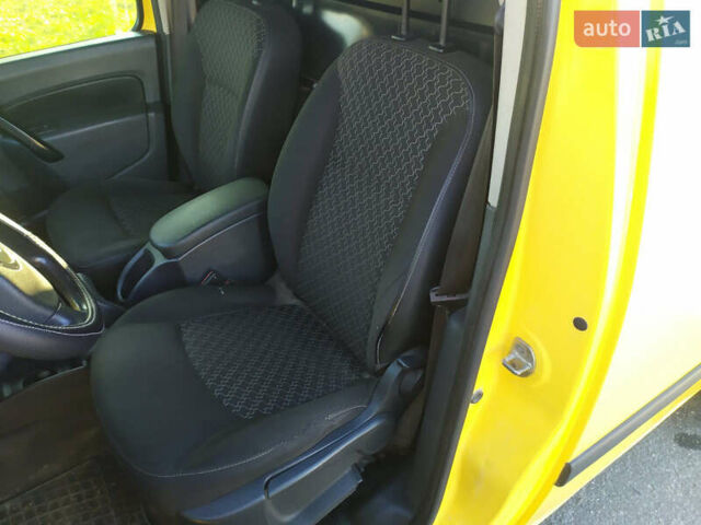 Желтый Рено Кенгу, объемом двигателя 0 л и пробегом 111 тыс. км за 5500 $, фото 22 на Automoto.ua
