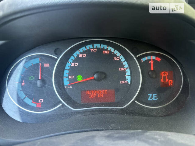 Желтый Рено Кенгу, объемом двигателя 0 л и пробегом 142 тыс. км за 4600 $, фото 2 на Automoto.ua