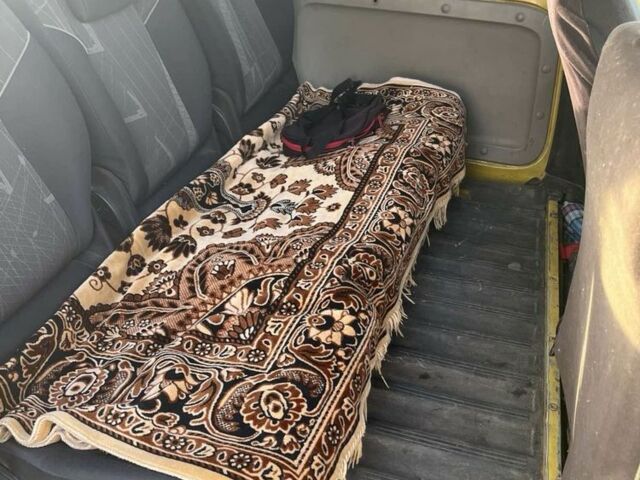 Желтый Рено Кенгу, объемом двигателя 1.9 л и пробегом 299 тыс. км за 1999 $, фото 3 на Automoto.ua