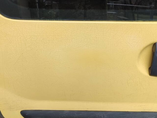 Желтый Рено Кенгу, объемом двигателя 1.5 л и пробегом 204 тыс. км за 4500 $, фото 6 на Automoto.ua