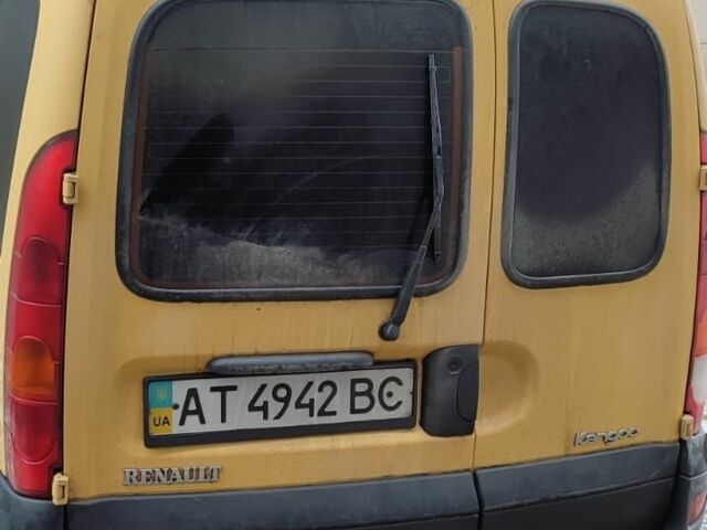 Желтый Рено Кенгу, объемом двигателя 1.5 л и пробегом 204 тыс. км за 4500 $, фото 2 на Automoto.ua