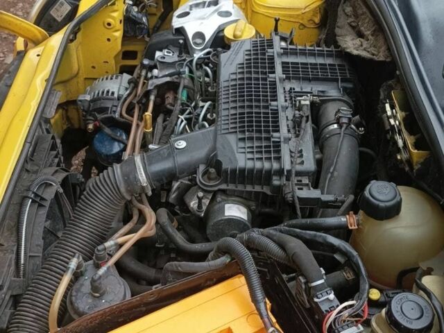 Жовтий Рено Кєнгу, об'ємом двигуна 1.5 л та пробігом 110 тис. км за 2800 $, фото 4 на Automoto.ua