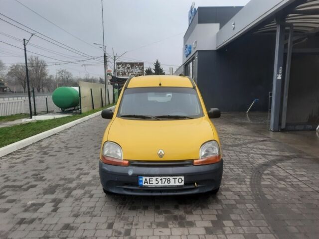 Желтый Рено Кенгу, объемом двигателя 1.9 л и пробегом 216 тыс. км за 3250 $, фото 2 на Automoto.ua