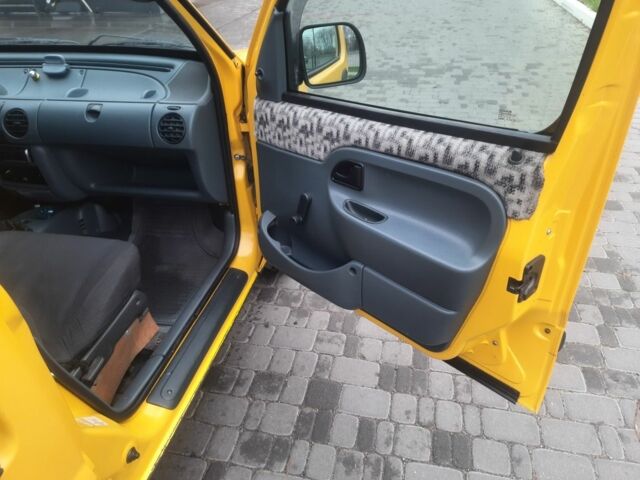 Желтый Рено Кенгу, объемом двигателя 1.9 л и пробегом 216 тыс. км за 3250 $, фото 20 на Automoto.ua