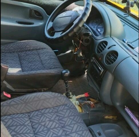 Желтый Рено Кенгу, объемом двигателя 1.9 л и пробегом 280 тыс. км за 2950 $, фото 4 на Automoto.ua
