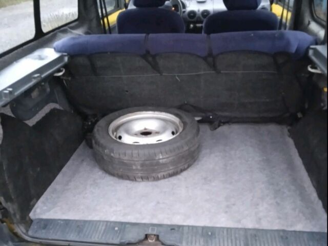 Желтый Рено Кенгу, объемом двигателя 1.9 л и пробегом 280 тыс. км за 2999 $, фото 6 на Automoto.ua