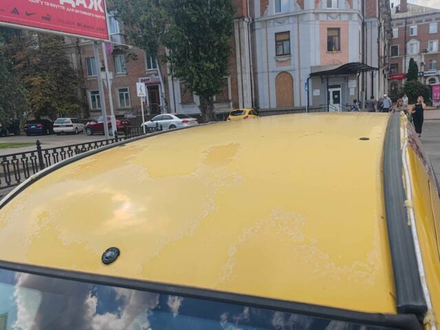 Жовтий Рено Кєнгу, об'ємом двигуна 1.1 л та пробігом 364 тис. км за 4000 $, фото 5 на Automoto.ua