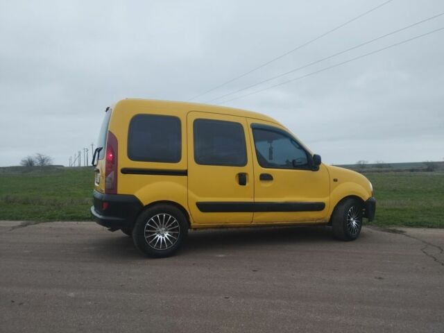 Желтый Рено Кенгу, объемом двигателя 1.9 л и пробегом 350 тыс. км за 3500 $, фото 1 на Automoto.ua