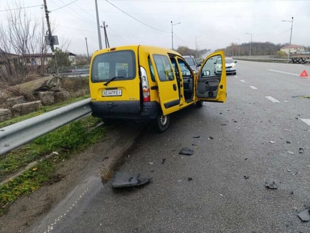 Жовтий Рено Кєнгу, об'ємом двигуна 1.5 л та пробігом 177 тис. км за 1300 $, фото 2 на Automoto.ua