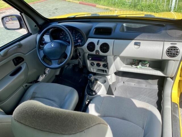 Желтый Рено Кенгу, объемом двигателя 0 л и пробегом 166 тыс. км за 3750 $, фото 7 на Automoto.ua