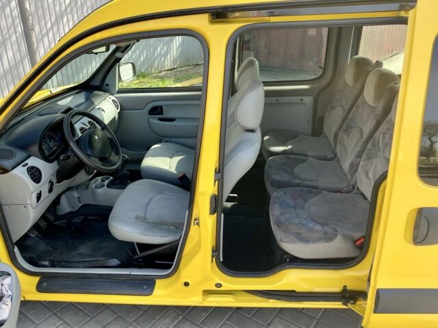 Желтый Рено Кенгу, объемом двигателя 0 л и пробегом 166 тыс. км за 3750 $, фото 5 на Automoto.ua