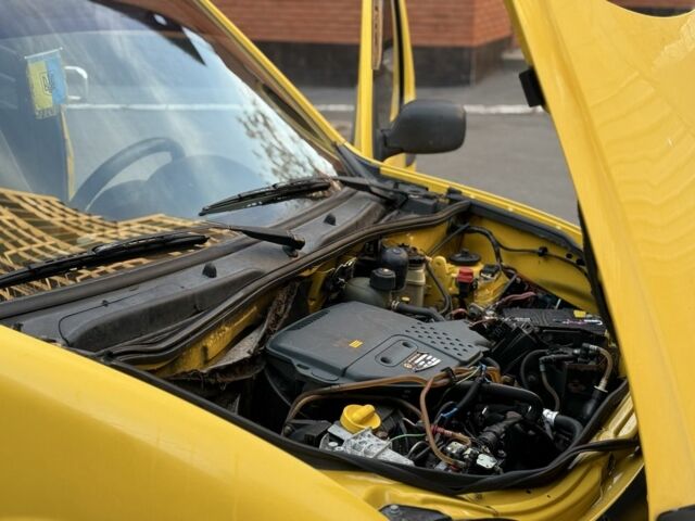 Рено Кєнгу 2003 у Дніпро (Дніпропетровську) на Automoto.ua Жовтий Рено Кєнгу, об'ємом двигуна 1.9 л та пробігом 230 тис. км за 2800 $, фото 6 на Automoto.ua