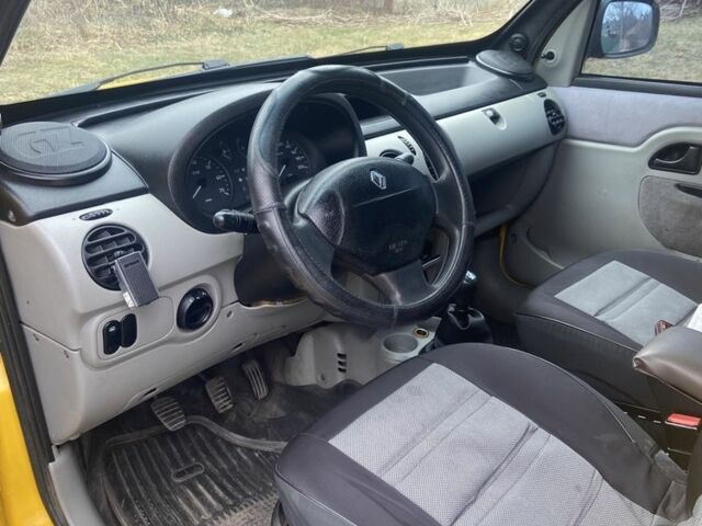 Желтый Рено Кенгу, объемом двигателя 1.5 л и пробегом 320 тыс. км за 3399 $, фото 13 на Automoto.ua