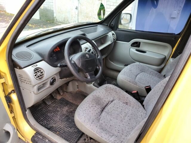 Желтый Рено Кенгу, объемом двигателя 1.5 л и пробегом 300 тыс. км за 2300 $, фото 4 на Automoto.ua