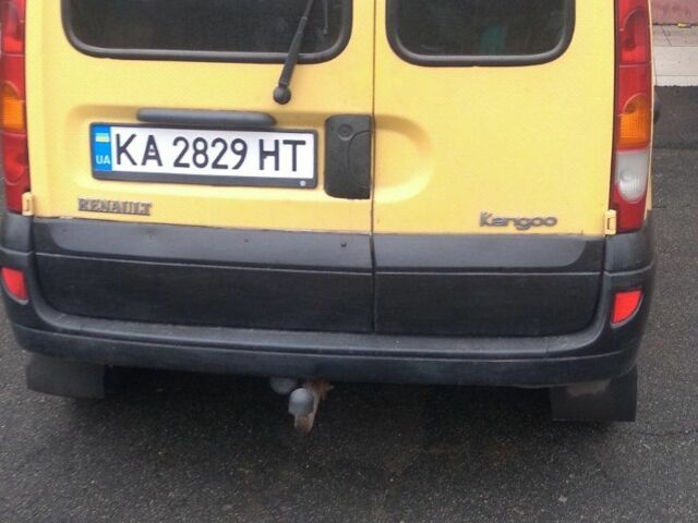 Желтый Рено Кенгу, объемом двигателя 1.5 л и пробегом 220 тыс. км за 3200 $, фото 1 на Automoto.ua
