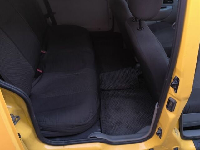 Желтый Рено Кенгу, объемом двигателя 1.5 л и пробегом 320 тыс. км за 4400 $, фото 7 на Automoto.ua