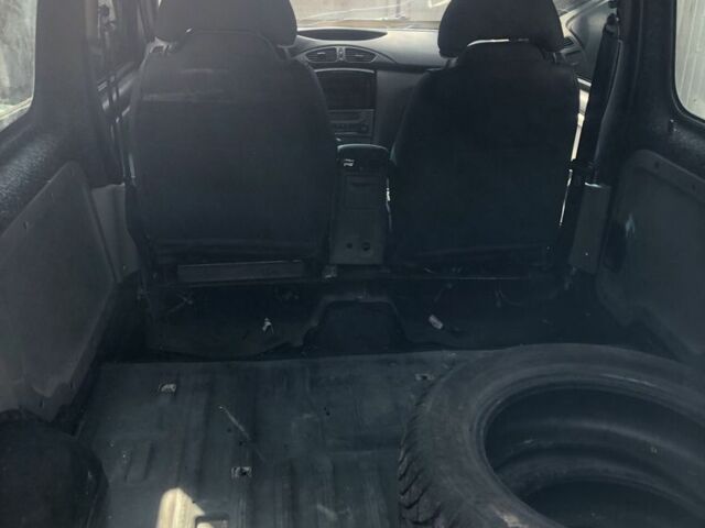 Желтый Рено Кенгу, объемом двигателя 0 л и пробегом 100 тыс. км за 2000 $, фото 9 на Automoto.ua