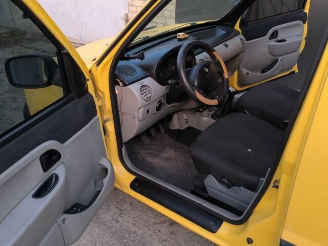 Желтый Рено Кенгу, объемом двигателя 1.5 л и пробегом 320 тыс. км за 4400 $, фото 14 на Automoto.ua