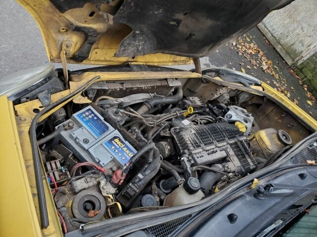 Желтый Рено Кенгу, объемом двигателя 1.5 л и пробегом 300 тыс. км за 2300 $, фото 5 на Automoto.ua