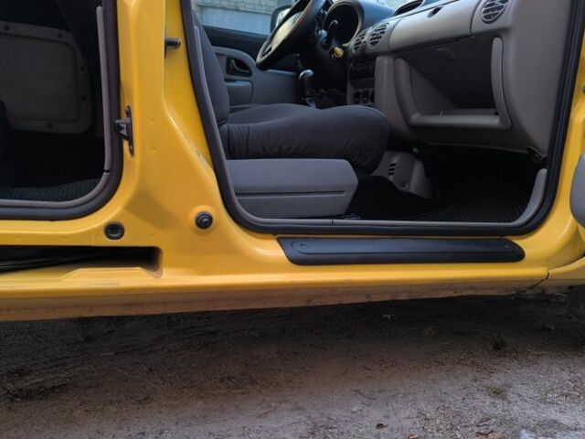 Желтый Рено Кенгу, объемом двигателя 1.5 л и пробегом 320 тыс. км за 4400 $, фото 12 на Automoto.ua