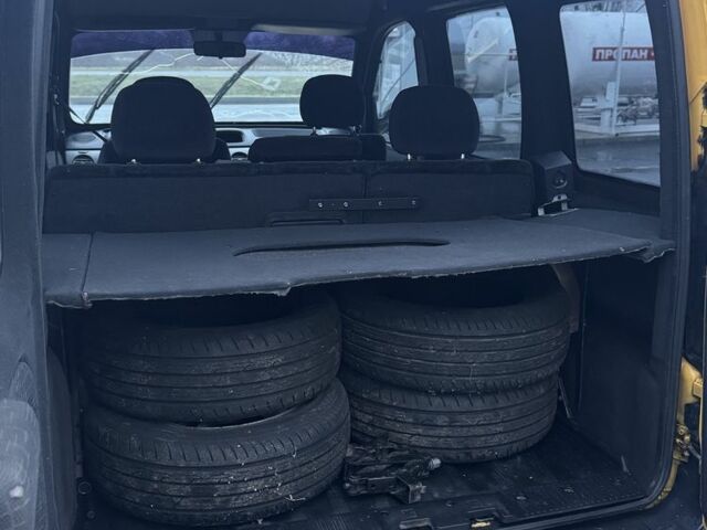 Жовтий Рено Кєнгу, об'ємом двигуна 1.5 л та пробігом 273 тис. км за 3600 $, фото 4 на Automoto.ua