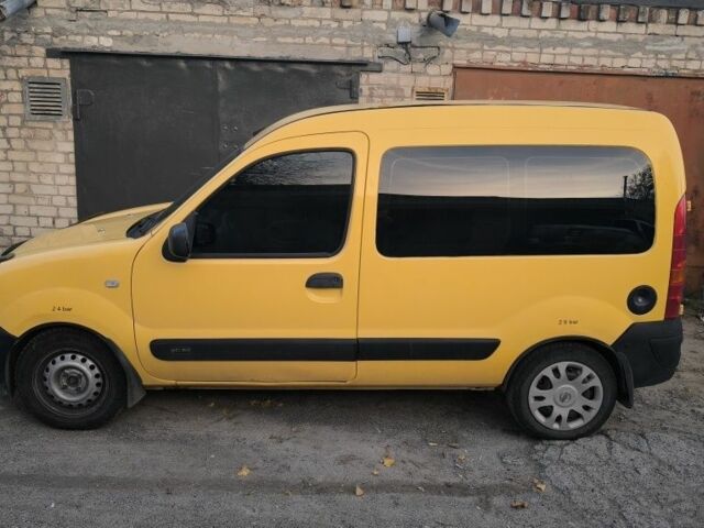 Желтый Рено Кенгу, объемом двигателя 1.5 л и пробегом 320 тыс. км за 4400 $, фото 1 на Automoto.ua