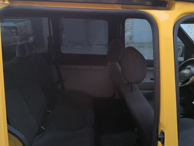 Желтый Рено Кенгу, объемом двигателя 1.5 л и пробегом 320 тыс. км за 4400 $, фото 8 на Automoto.ua