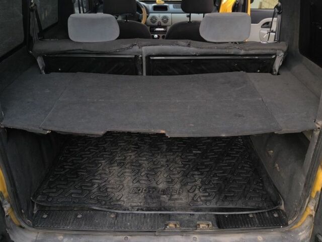 Желтый Рено Кенгу, объемом двигателя 1.5 л и пробегом 320 тыс. км за 4400 $, фото 17 на Automoto.ua