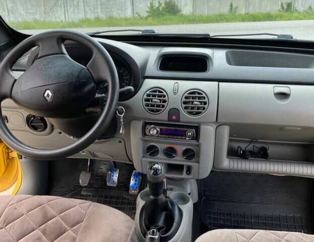 Желтый Рено Кенгу, объемом двигателя 1.5 л и пробегом 218 тыс. км за 4100 $, фото 7 на Automoto.ua