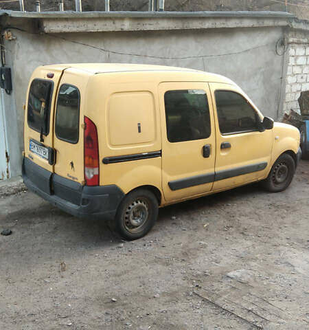 Желтый Рено Кенгу, объемом двигателя 1.46 л и пробегом 283 тыс. км за 1700 $, фото 1 на Automoto.ua