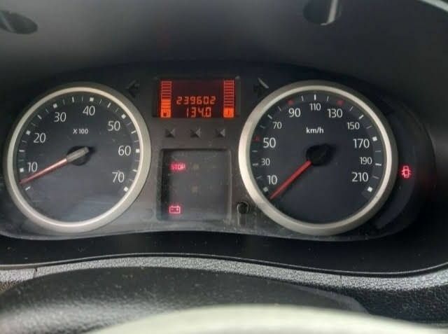 Желтый Рено Кенгу, объемом двигателя 1.5 л и пробегом 240 тыс. км за 4900 $, фото 11 на Automoto.ua