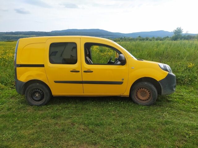 Желтый Рено Кенгу, объемом двигателя 0 л и пробегом 128 тыс. км за 4900 $, фото 4 на Automoto.ua