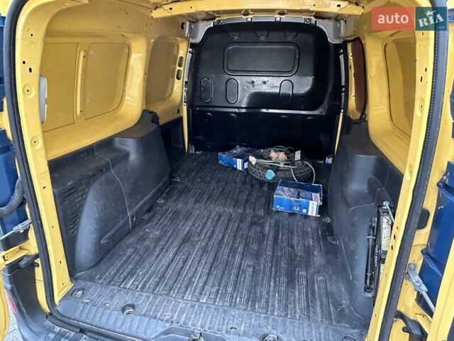 Желтый Рено Кенгу, объемом двигателя 0 л и пробегом 134 тыс. км за 8900 $, фото 8 на Automoto.ua