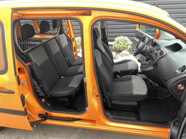 Желтый Рено Кенгу, объемом двигателя 1.5 л и пробегом 291 тыс. км за 10990 $, фото 14 на Automoto.ua