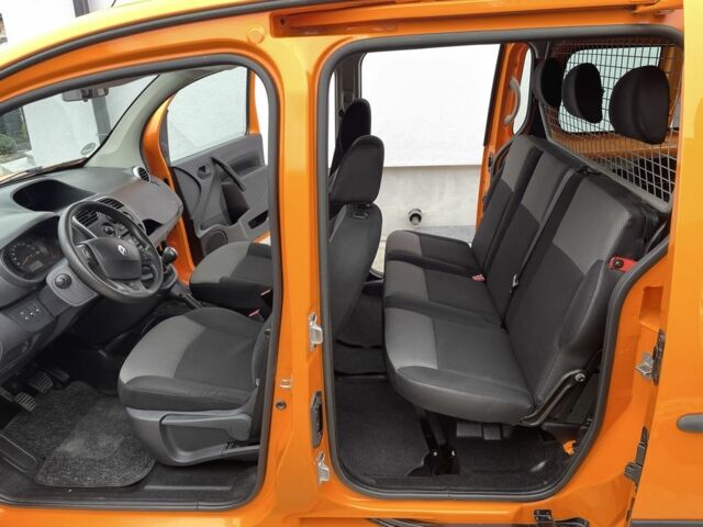 Желтый Рено Кенгу, объемом двигателя 1.5 л и пробегом 291 тыс. км за 10990 $, фото 12 на Automoto.ua